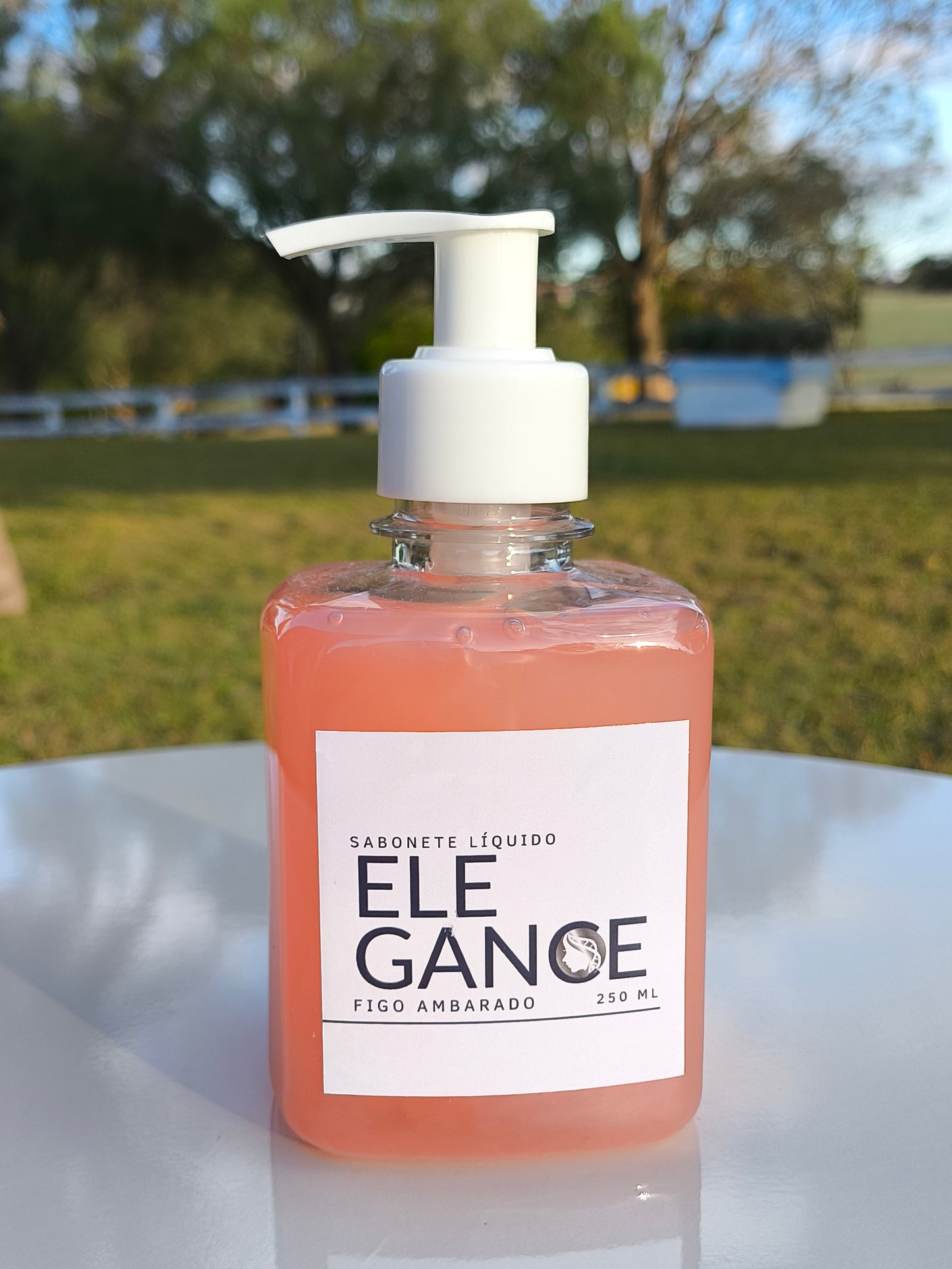 Sabonete líquido Elegance - aroma Figo ambarado